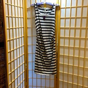 Sweet little maternity dress by Feathers